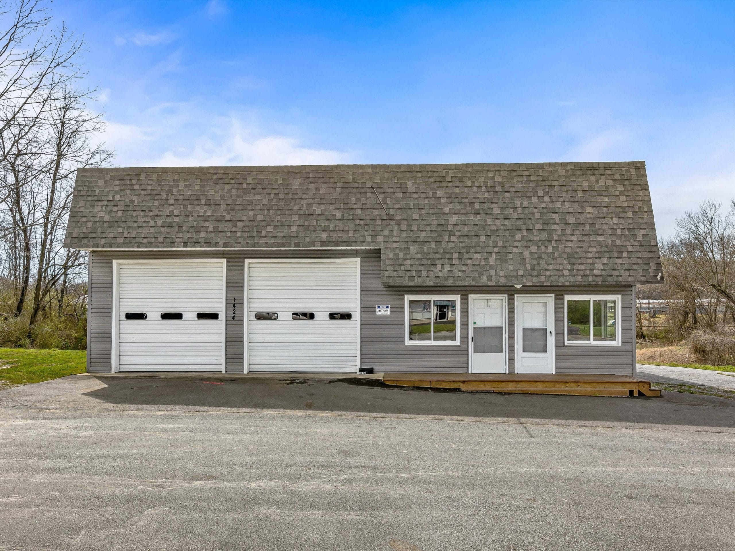 1424 Smokey Park Highway Carla & Company